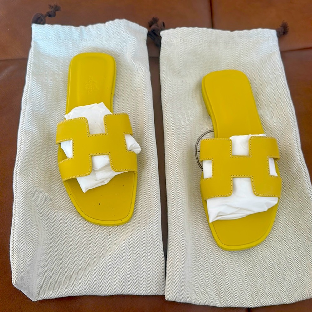 HERMES Cran Sandal Jaune Impérial 36 1/2